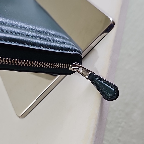 COACH C7365 Medium Id Zip Wallet With Border Quilting In JADE Green EUC - Picture 4 of 17